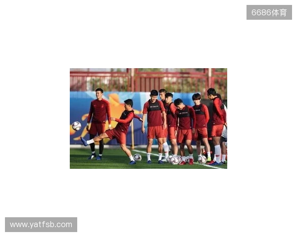 日本队全员集合备战麒麟挑战杯，前田大然“泡面头”抢眼